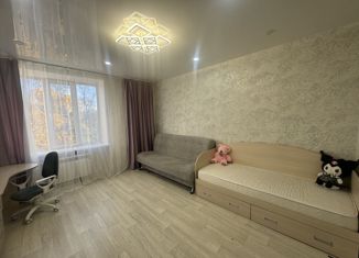 Продается 2-ком. квартира, 59.6 м2, Новокузнецк, улица Чекалина, 14