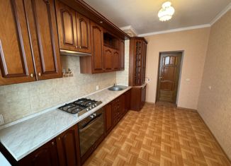 Продам 2-ком. квартиру, 62.6 м2, Ставропольский край, улица Пирогова, 74