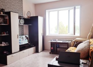 Продается 2-комнатная квартира, 54 м2, Советский, Строительная улица, 2