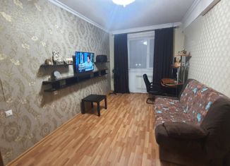 Сдаю 1-ком. квартиру, 42 м2, Махачкала, улица Бейбулатова, 15Ак2