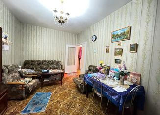 Двухкомнатная квартира на продажу, 52 м2, Кировск, Олимпийская улица, 75