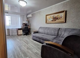 Продажа 2-ком. квартиры, 46.9 м2, посёлок Красногвардеец, Рабочая улица, 5