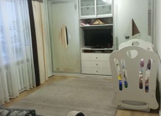 Продаю 2-ком. квартиру, 42.8 м2, посёлок Новоомский, Целинная улица, 3