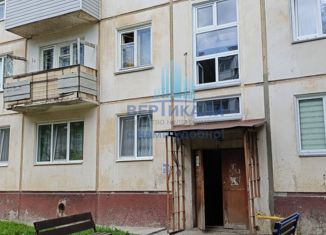 Продам 2-комнатную квартиру, 45 м2, поселок городского типа Кедровый, улица Дзержинского, 5