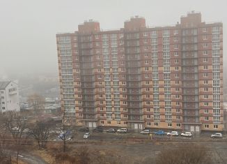 Продаю четырехкомнатную квартиру, 73.4 м2, Находка, улица Дзержинского, 5А