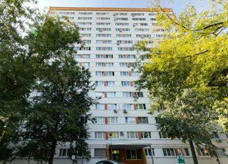 Продам 3-ком. квартиру, 53.3 м2, Москва, Беловежская улица, 17, станция Немчиновка