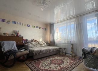 Продается трехкомнатная квартира, 57 м2, Санкт-Петербург, улица Добровольцев, 48к2, улица Добровольцев