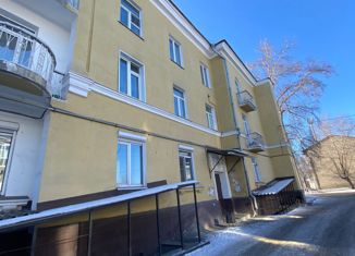 Продается трехкомнатная квартира, 68 м2, Иркутская область, улица Ленина, 111