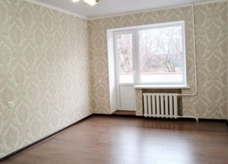 Продается 2-ком. квартира, 53 м2, Новошахтинск, улица Волна Революции, 36