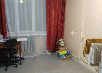 Продаю трехкомнатную квартиру, 72 м2, поселок городского типа Кугеси, Советская улица, 65