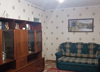 Сдам 2-комнатную квартиру, 42.7 м2, Владивосток, улица Адмирала Кузнецова, 46