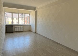 Продаю трехкомнатную квартиру, 116 м2, Махачкала, Гапцахская улица, 8, Ленинский район