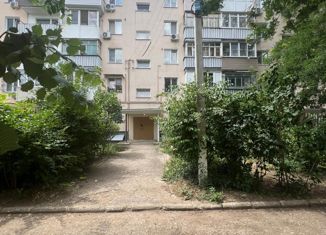 Трехкомнатная квартира на продажу, 61 м2, Крым, улица Мира, 9А