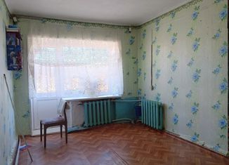 Продаю двухкомнатную квартиру, 30.4 м2, Катав-Ивановск, улица Дмитрия Тараканова, 49