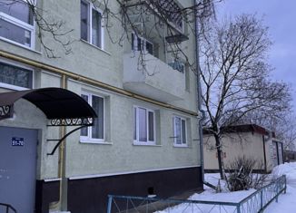 Сдается трехкомнатная квартира, 65 м2, Калуга, улица Суворова, 11, Московский округ