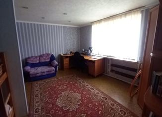 Продаю 3-комнатную квартиру, 65 м2, Пикалёво, улица Горняков, 13
