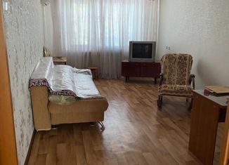 Продается 2-комнатная квартира, 49 м2, Лабинск, улица Турчанинова, 188
