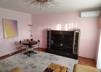 Продаю четырехкомнатную квартиру, 78 м2, Тольятти, Коммунистическая улица, 22, Комсомольский район