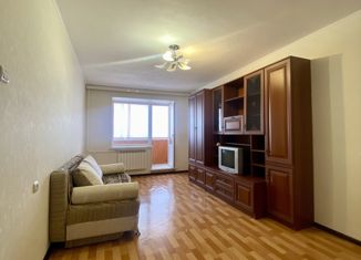 Продается 1-ком. квартира, 39 м2, Тольятти, улица Автостроителей, 41