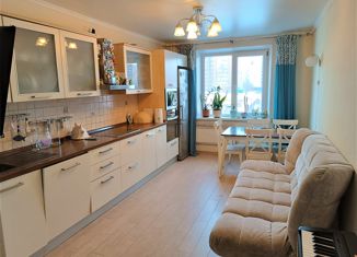 Продаю 3-ком. квартиру, 88.7 м2, Челябинск, улица Генерала Мартынова, 5, жилой район Краснопольская Площадка 1