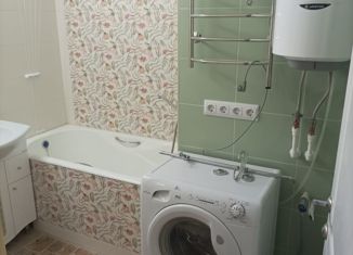 Продам 2-ком. квартиру, 46 м2, Геленджик, улица Пушкина, 1