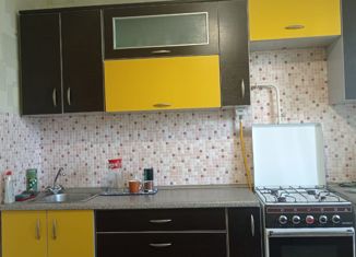 Аренда 2-комнатной квартиры, 54 м2, Новочебоксарск, улица 10-й Пятилетки, 64А