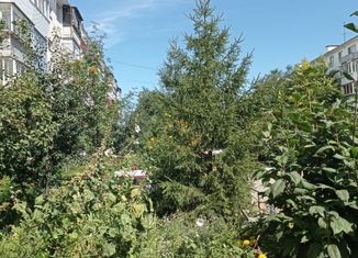 Продаю четырехкомнатную квартиру, 60 м2, Оренбург, Волгоградская улица, 6, жилой район Степной