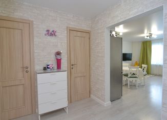 Продаю 3-ком. квартиру, 70 м2, Новосибирск, Выборная улица, 154