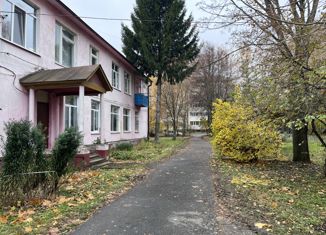 Трехкомнатная квартира на продажу, 90.4 м2, посёлок Путёвка, Центральная улица, 17