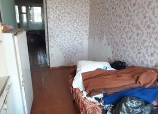 Продаю 3-ком. квартиру, 62.1 м2, село Домбаровка, Центральная улица, 20