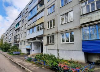 Продам двухкомнатную квартиру, 48 м2, Великие Луки, улица Ставского, 67