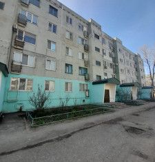 Продается трехкомнатная квартира, 66 м2, Элиста, 8-й микрорайон, 10, 8-й микрорайон