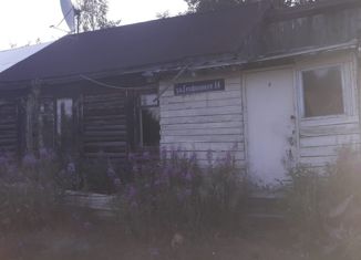 Продаю трехкомнатную квартиру, 66 м2, поселок городского типа Уренгой, улица Геофизиков, 14
