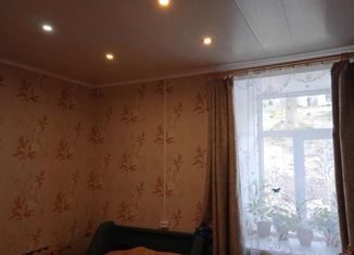 Продается двухкомнатная квартира, 47.4 м2, Ивангород, улица Юрия Гагарина, 46