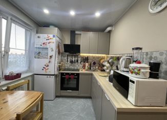 Двухкомнатная квартира на продажу, 55.5 м2, городской посёлок Советский, Комсомольская улица, 2