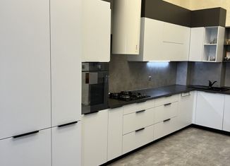 Продам 4-комнатную квартиру, 150 м2, Кострома, улица Красная Слобода, 20, Фабричный район