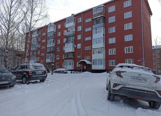 Продажа 2-комнатной квартиры, 51 м2, Осинники, улица 50 лет Октября, 14А