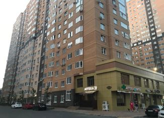 Сдача в аренду 1-ком. квартиры, 44 м2, Краснодар, улица имени Героя Георгия Бочарникова, 12/1, микрорайон Губернский