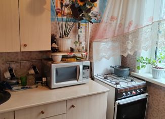 Продаю трехкомнатную квартиру, 47.5 м2, Барнаул, улица Георгия Исакова, 240