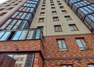 Продаю 2-ком. квартиру, 63 м2, Новосибирск, улица Гоголя, 205
