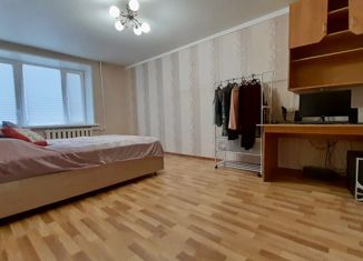 Продаю 1-комнатную квартиру, 33 м2, Псков, улица Труда, 57