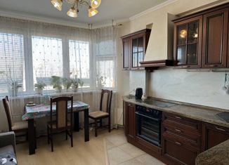 Продаю 2-ком. квартиру, 59.7 м2, Москва, улица Дмитриевского, 23, улица Дмитриевского