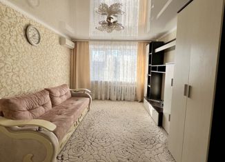 Аренда 2-ком. квартиры, 55 м2, Ейск, улица Сергея Романа, 98