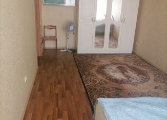 Продаю 2-ком. квартиру, 60 м2, Омск, Верхнеднепровская улица, 271к5