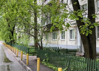 Продается 3-ком. квартира, 57 м2, Мытищи, Силикатная улица, 33Б