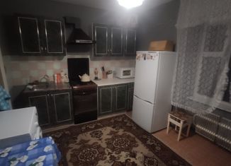 Сдаю в аренду 2-ком. квартиру, 56 м2, Кольчугино, улица Максимова, 11
