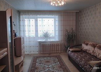 Трехкомнатная квартира на продажу, 58.6 м2, Карпинск, Колхозная улица, 53