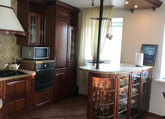 3-комнатная квартира на продажу, 105 м2, Энгельс, проспект Фридриха Энгельса, 83