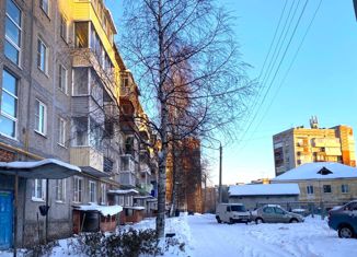 Продается 4-комнатная квартира, 57.8 м2, Карелия, улица Спиридонова, 5А