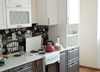 Аренда 2-ком. квартиры, 58 м2, Альметьевск, улица Рината Галеева, 20
